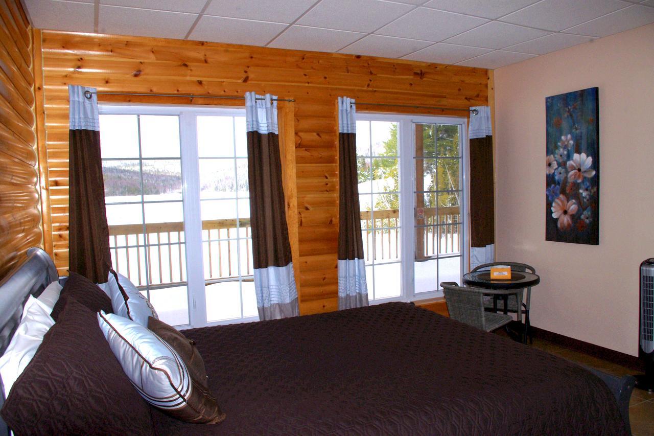 Auberge La Tanière Tadoussac Exterior foto