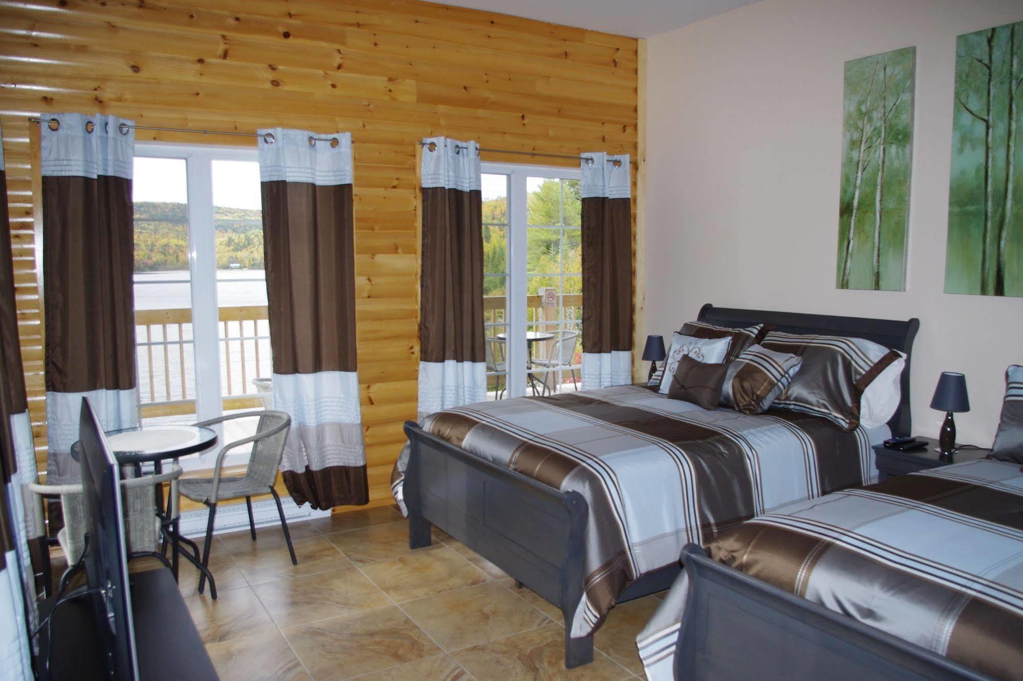 Auberge La Tanière Tadoussac Exterior foto